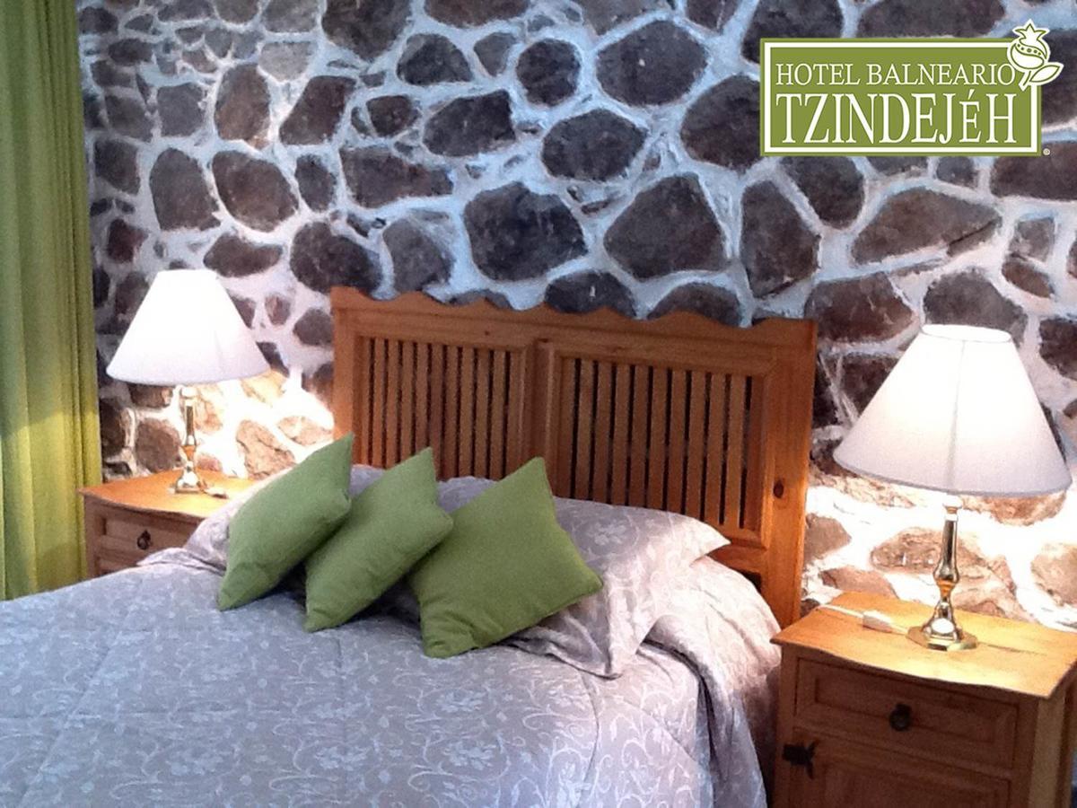 Hotel Balneario Tzindejeh Tasquillo Exteriör bild