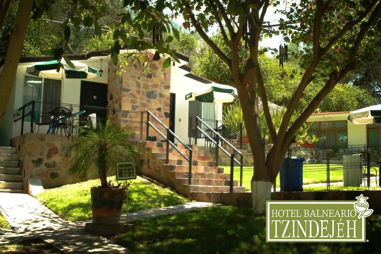 Hotel Balneario Tzindejeh Tasquillo Exteriör bild